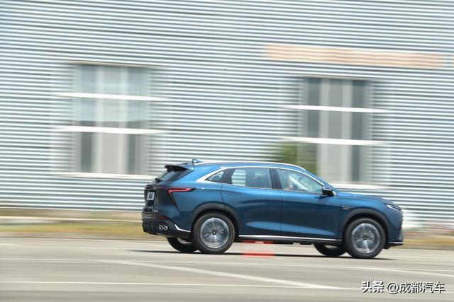 十万元级中型SUV“炫”出操控实力 凯翼昆仑与成都共赴燃擎之旅