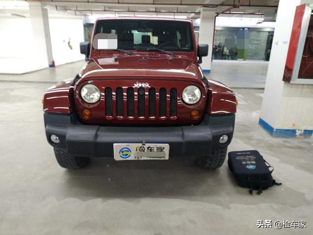 10年的Jeep牧马人报价16万，掀开地毯遍布泥沙，便宜两万你要吗？