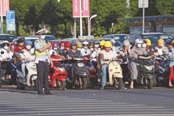 电动自行车两项新国标今起实施！购买时要认准这些要求