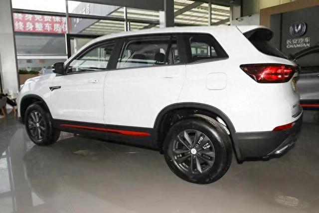 长安CS75，外观动感，搭载1.5T+6挡手动，5门5座SUV