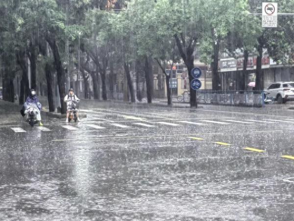 河北刚刚发布：Ⅰ级应急响应！暴雨+大暴雨+特大暴雨！多地通知：景区关闭、活动延期→