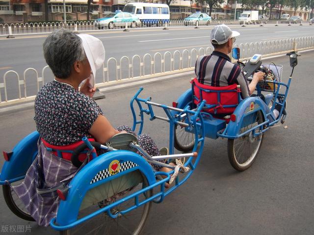 自带雨蓬的3款半封闭三轮车，能上牌，最高续航200km，适合老人