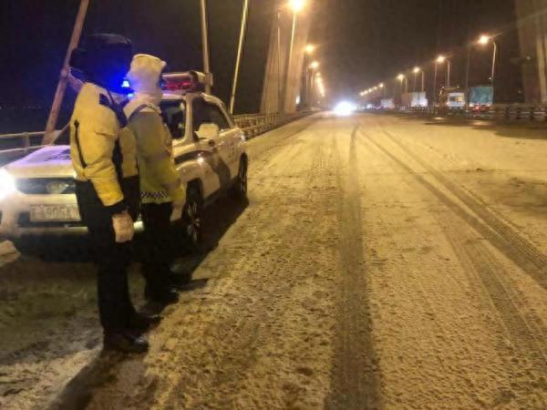 雪后初晴，冰冻来袭！羽绒服警报拉响