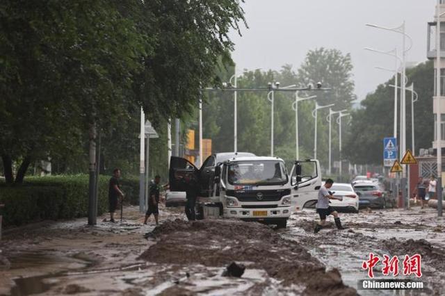 暴雨天汽车被淹，保险如何理赔？这件事别做！