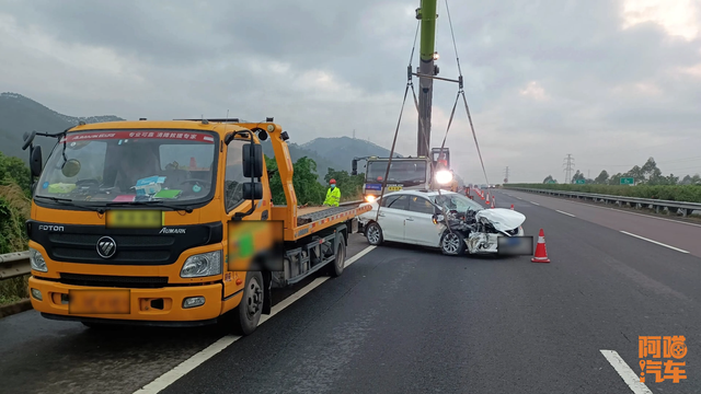 高速堵车，叫拖车背着走应急车道超车，会被处罚吗？