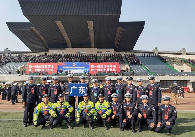 中山“铁骑”冯耀添：四年多护送急重病人105次，救助群众224次