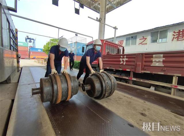 集装箱精准称量畅通商贸物流，中欧班列（武汉）发运量力争新突破