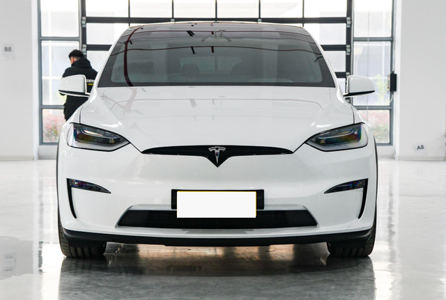 全新特斯拉来了！三电机达1020马力，续航如何？解析Model X