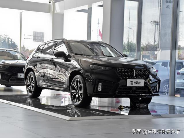 中型SUV，熏黑外观，配置不错，实拍WEY VV7