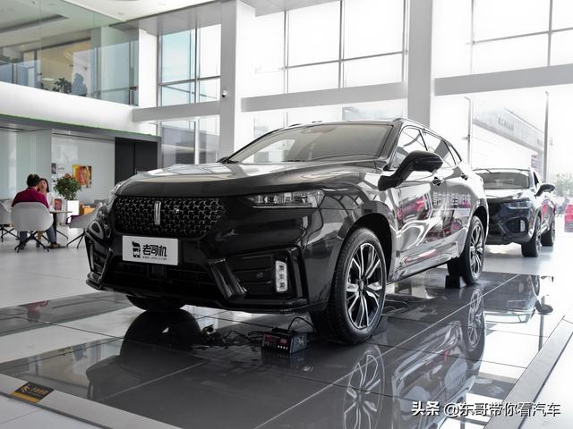 中型SUV，熏黑外观，配置不错，实拍WEY VV7