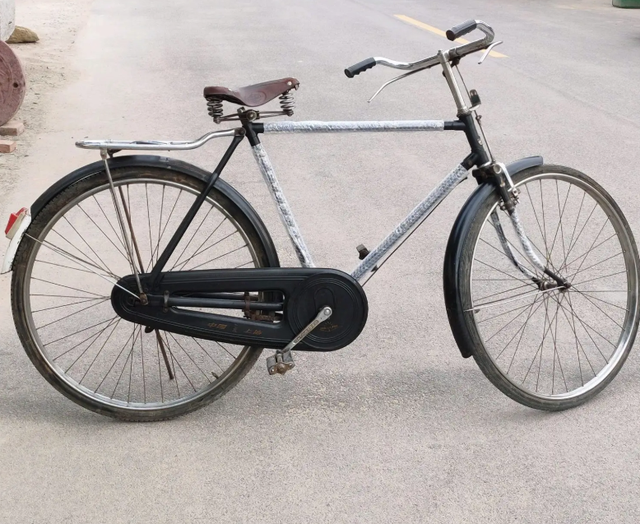 80年代，备受追捧的“凤凰牌”自行车，一辆相当于现在多少钱？