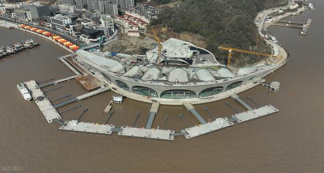 浙江舟山普陀东港(半升洞)客运站场显雄姿