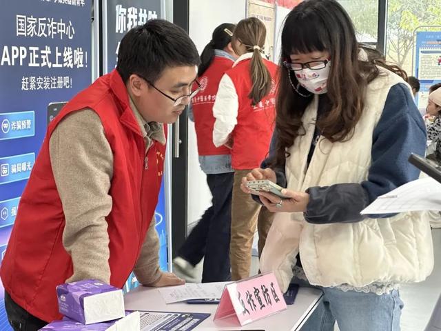 追“锋”兵器人【我为群众办实事】