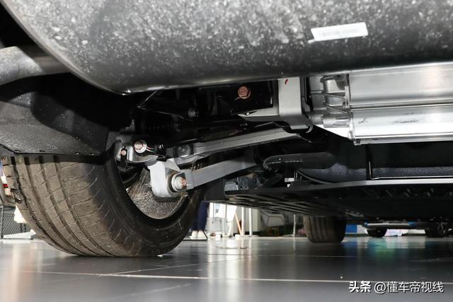 新车｜售31.98万，“零百”加速3.7秒，比亚迪新款汉DM-p到店