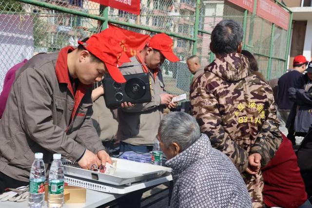 追“锋”兵器人【我为群众办实事】