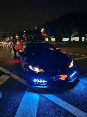 男子花2000元给小车“整容”排气管噪音太大被交警处罚