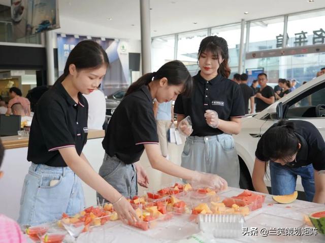 豪车专修大佬“华胜”：坐奔驰开宝马，专业维修就找它