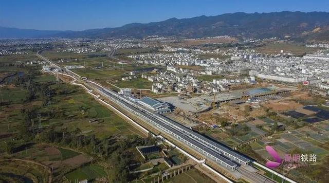 通车啦！今天正式通车！首批乘客登车