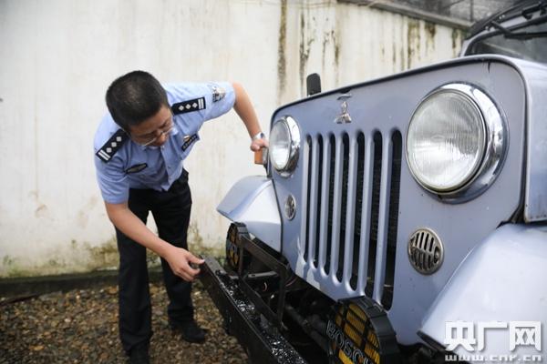 涉嫌走私数百辆进口二手汽车 57名犯罪嫌疑人被抓