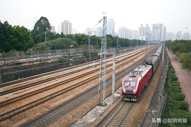 K604次由运城开往北京丰台，沿闻喜、侯马、襄汾、霍州方向行驶