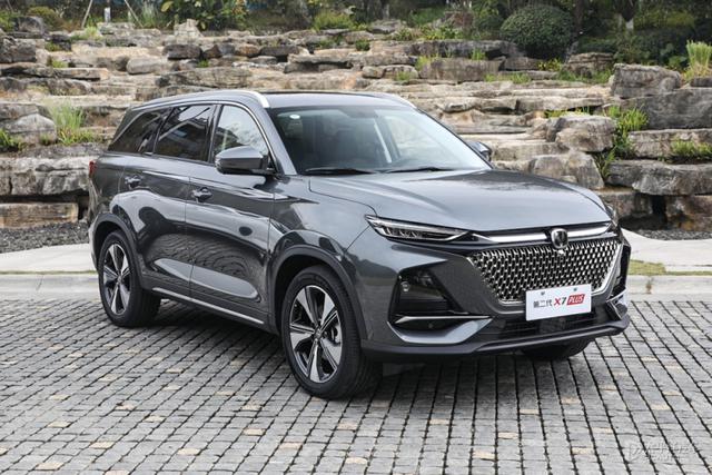 10万就能享受7座SUV 体验第二代长安X7PLUS