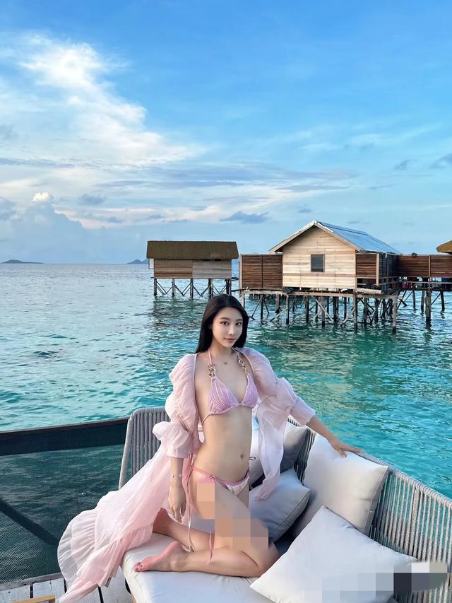 马来西亚果冻海边美女比基尼写真，夏日的梦幻之旅