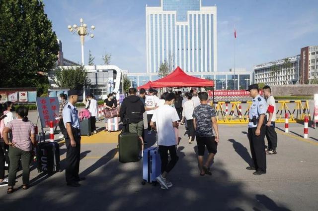 职教高考来了！生源爆满 潍坊各中职学校迎新生入学高潮