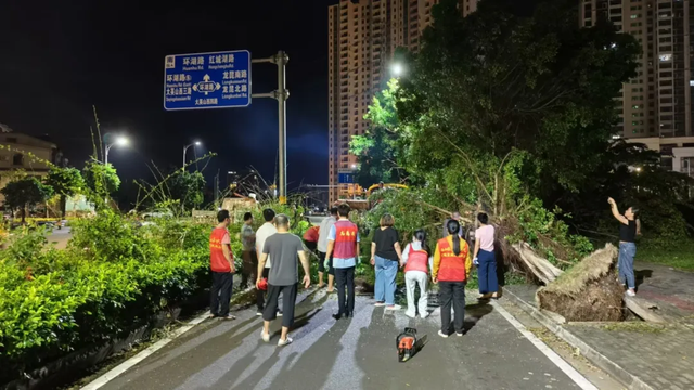 “今天清晨的海口，不一样了！”