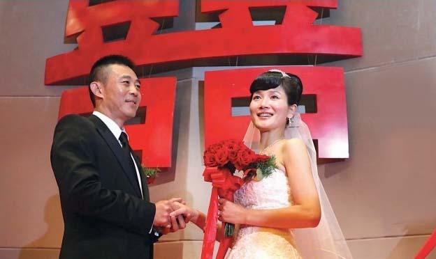 著名演员潘雨辰：与侯勇离婚后，染霜的玫瑰带泪开