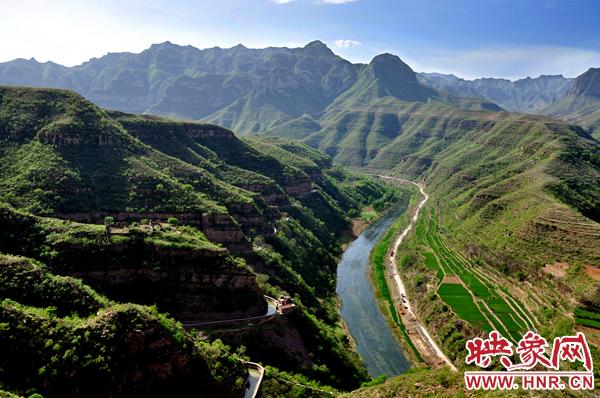 「追寻初心 中原印记」红旗渠工程：太行山上永不磨灭的丰碑