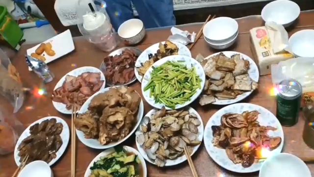 金爱麟：韩国媳妇远嫁山东，带着一家吃吃喝喝，饕餮吃相分外下饭