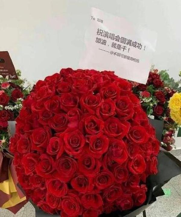 吴亦凡为鹿晗庆生：兄弟生日快乐 新专辑好听