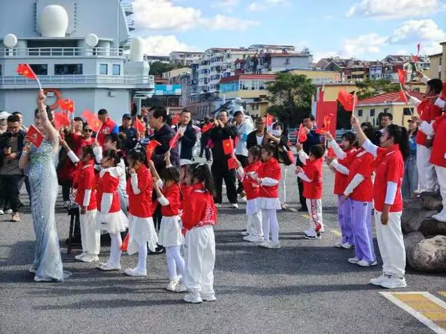 大连旅顺口：百年军港国旗飘飘，为祖国唱响深情赞歌