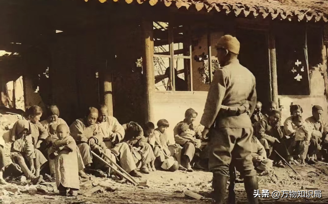 1940年，日军禁止公开的照片，一名慰安妇女孩表情呆滞，命运难测