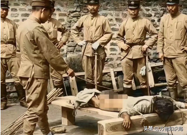 1940年，日军禁止公开的照片，一名慰安妇女孩表情呆滞，命运难测