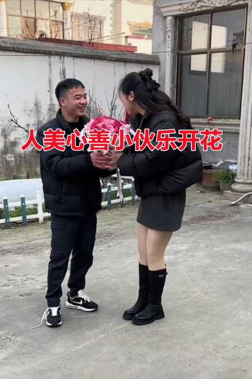 安徽微胖新娘长相甜美，看到新郎后，网友不理解：你到底图他啥