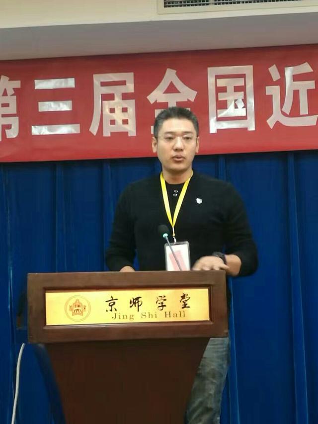 情感课堂老师上演“反差萌”：浙大博导vs情感主播、心理学专家vs手工达人